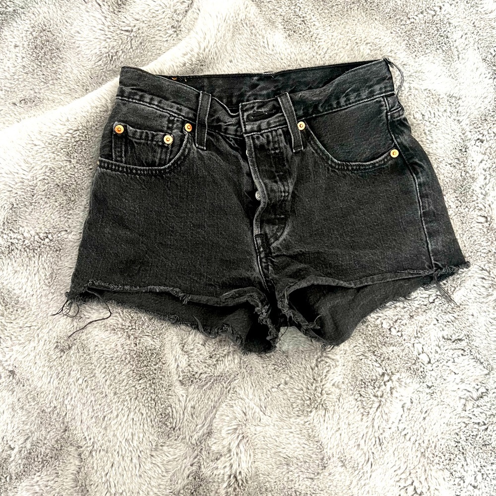Black Levi’s Shorts